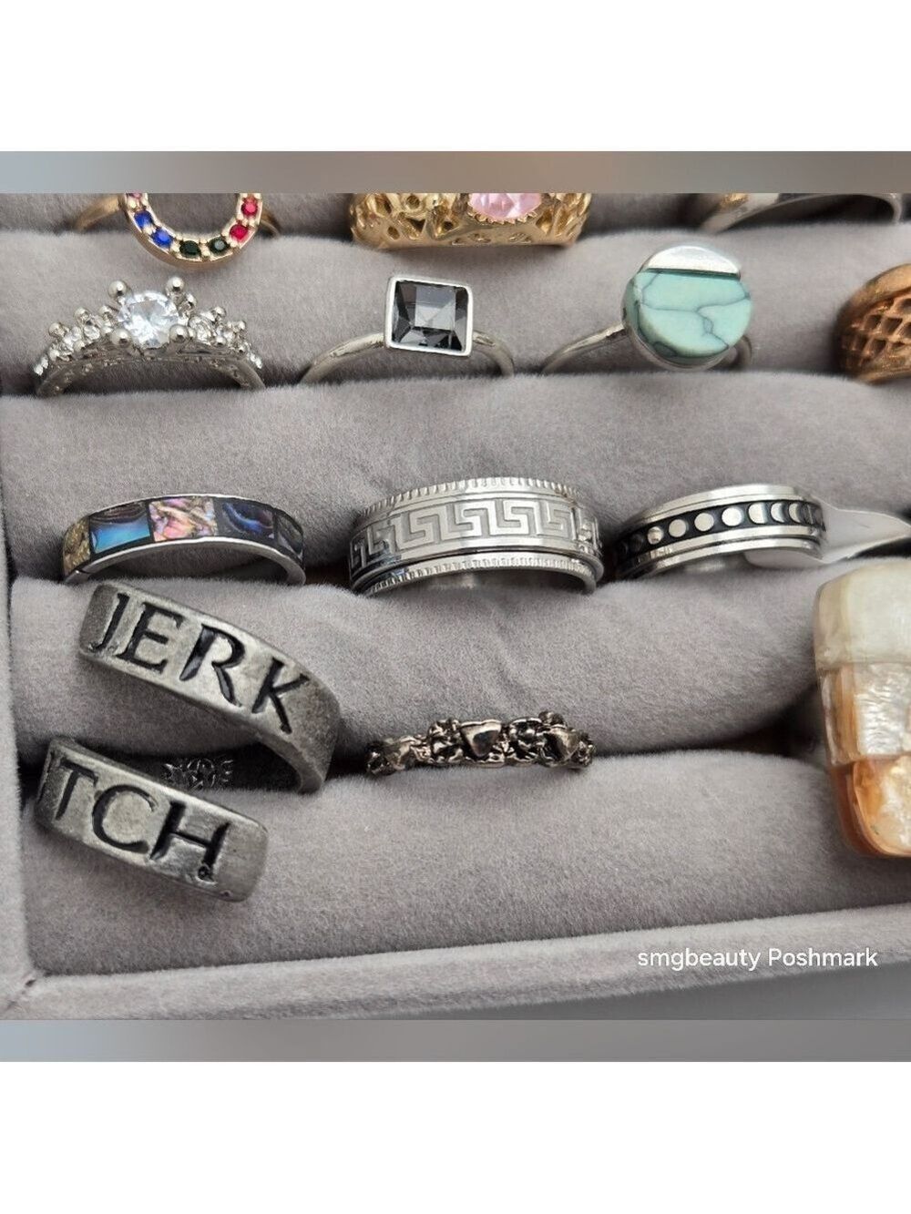 Lot of 35 Assorted Rings Mixed Sizes & Colors Fashion Jewelry - Picture 11 of 13